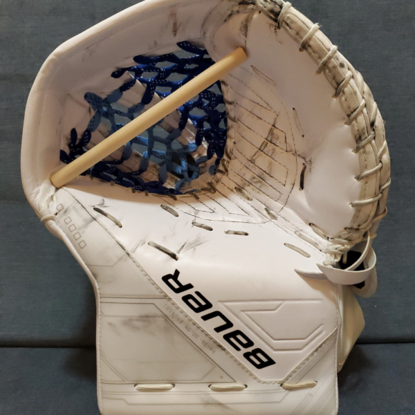 Goalie glove lacing, goalie glove repair, the goalie glove guy.